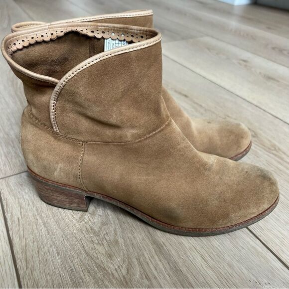 UGG Australia Darling Suede Ankle Boots Chestnut Size 11 - Picture 1 of 10